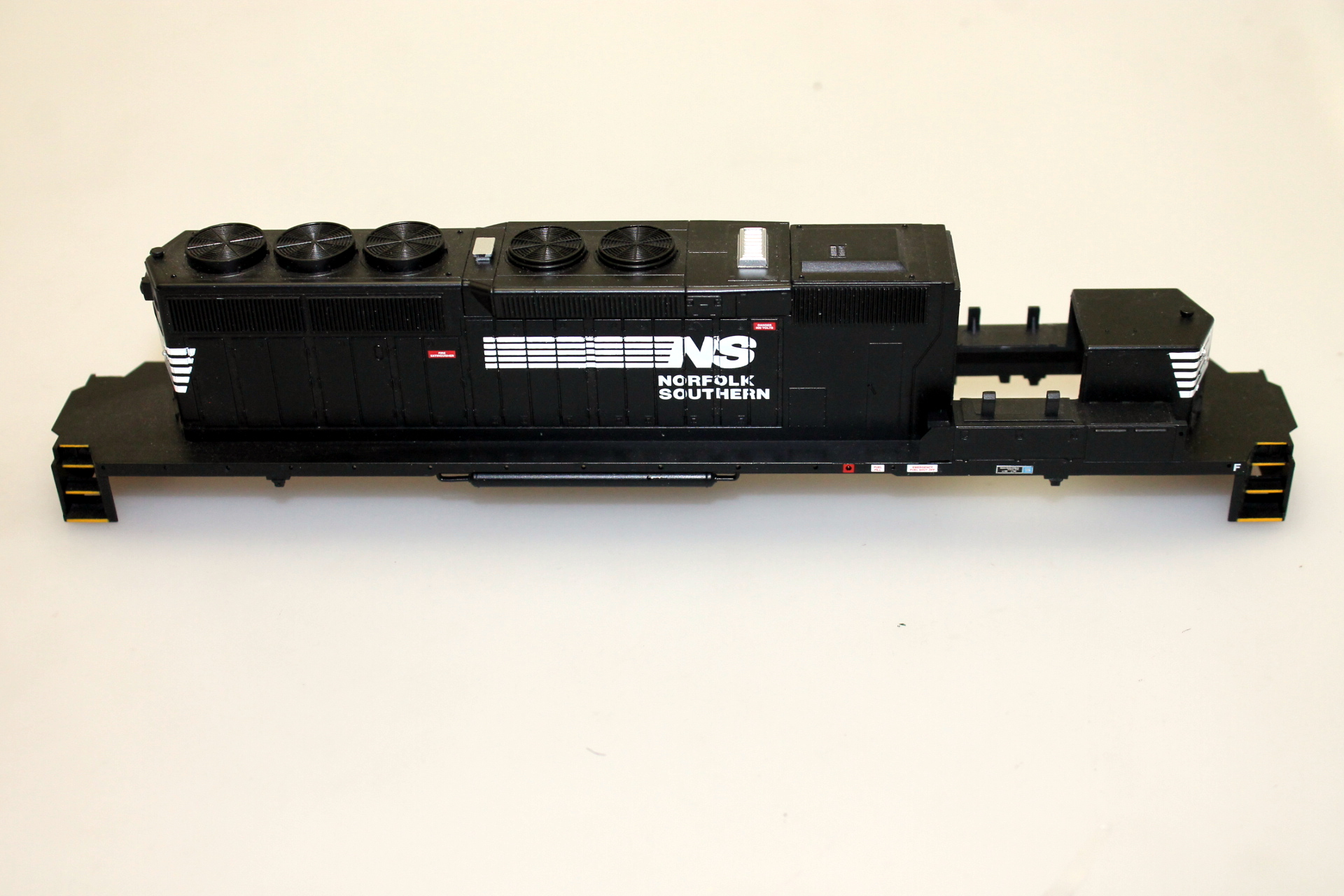 (image for) Body Shell w/o Rail & Cab - Norfolk Southern #6099 (HO SD40-2)